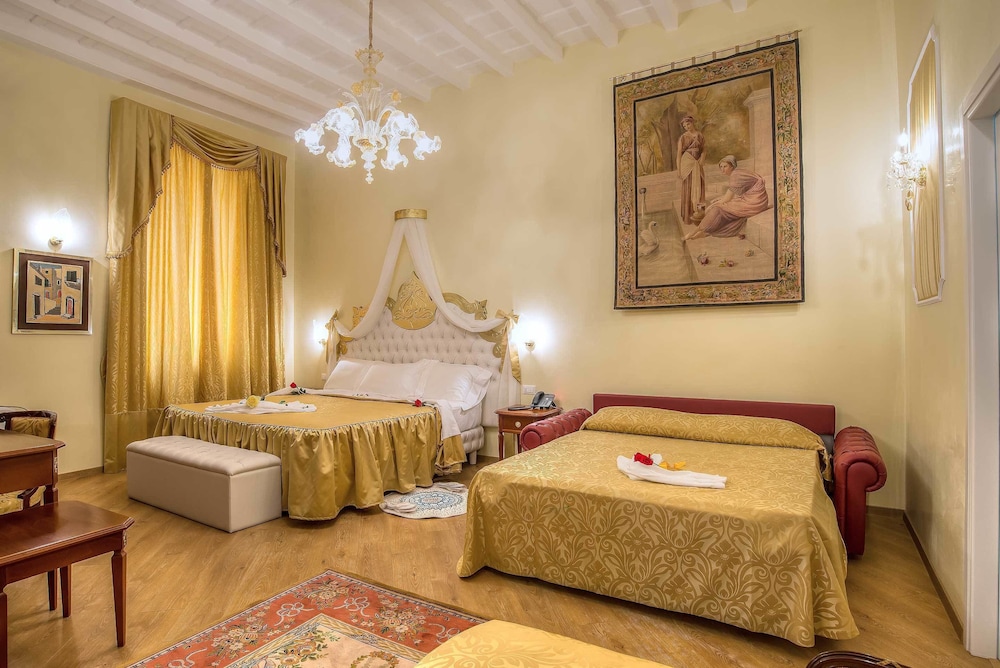 Trevi Rome Suite 7/50