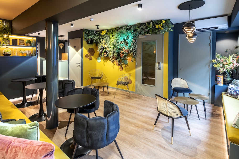 Amigo Hotel 22/26