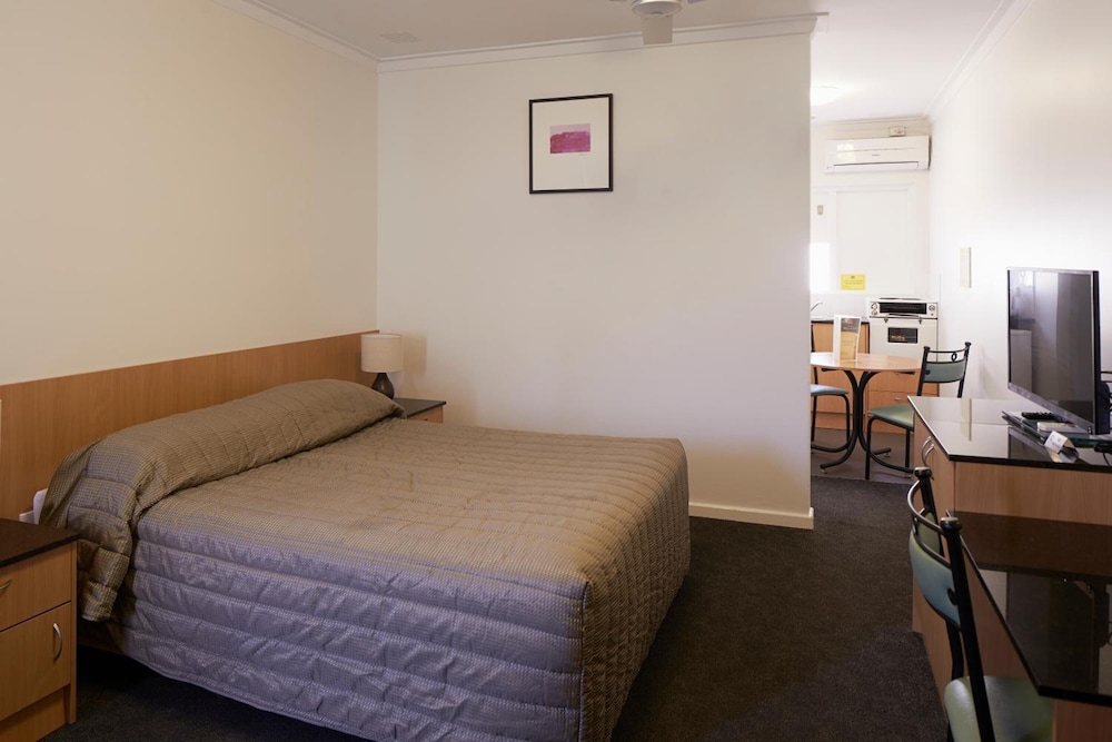 Baileys Parkside Motel by VetroBlu 16/55