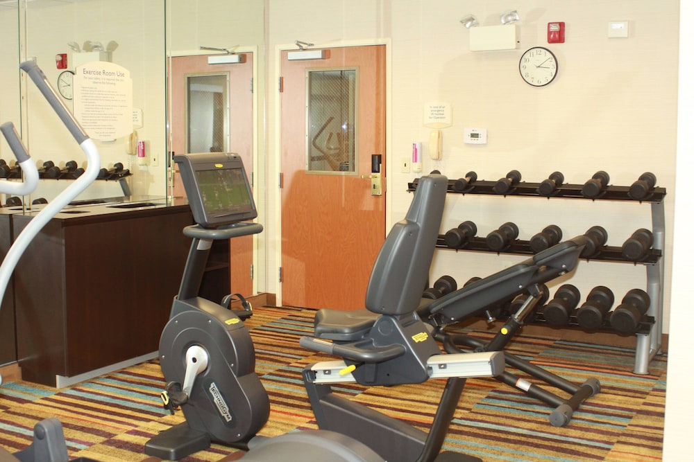Fairfield Inn Suites Fairmont 9/19