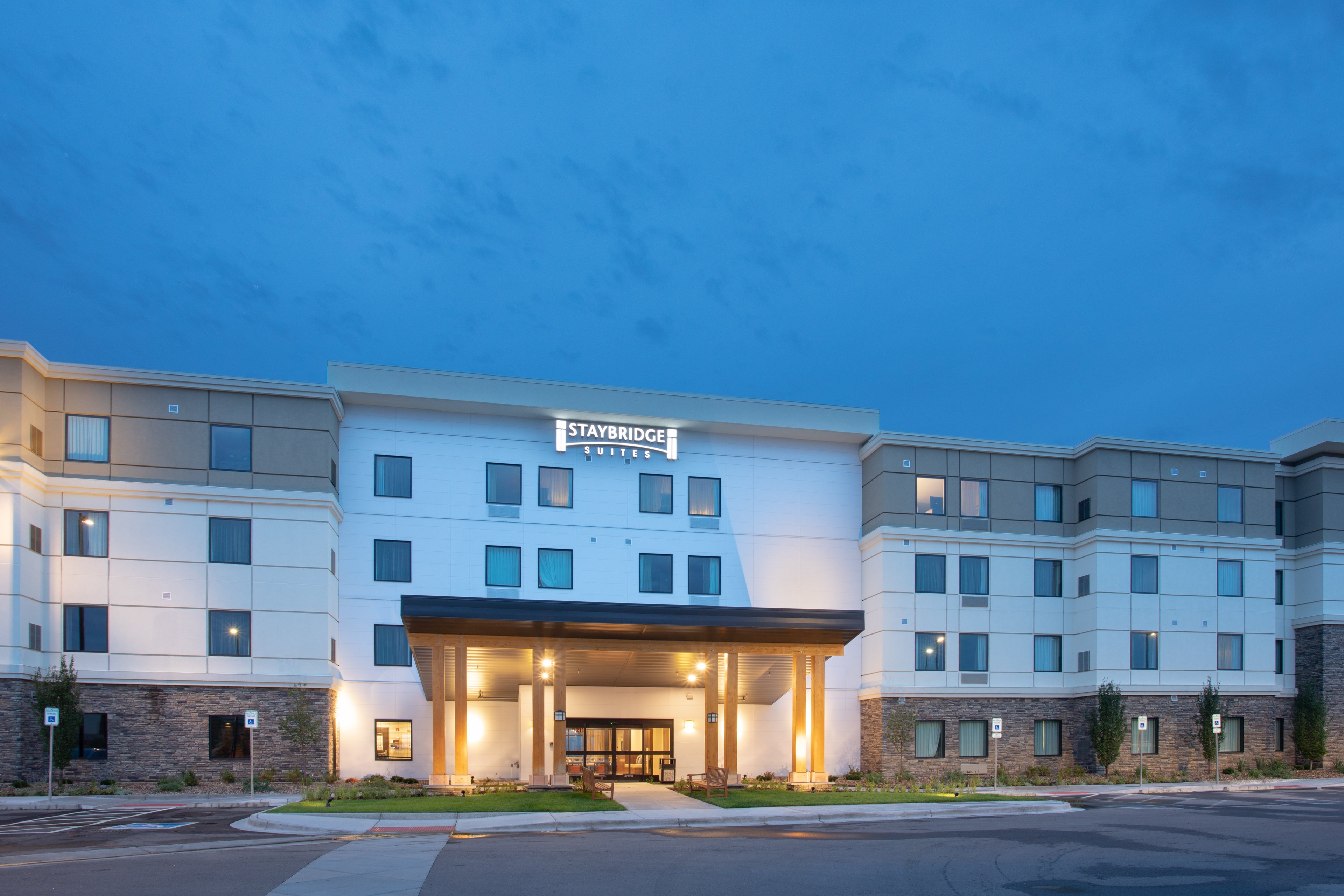 STAYBRIDGE SUITES DENVER SOUTH - HIGHLANDS RANCH 5/47