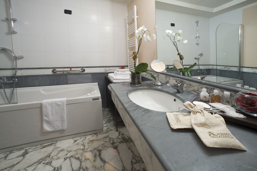 Albergo dell Agenzia 26/76