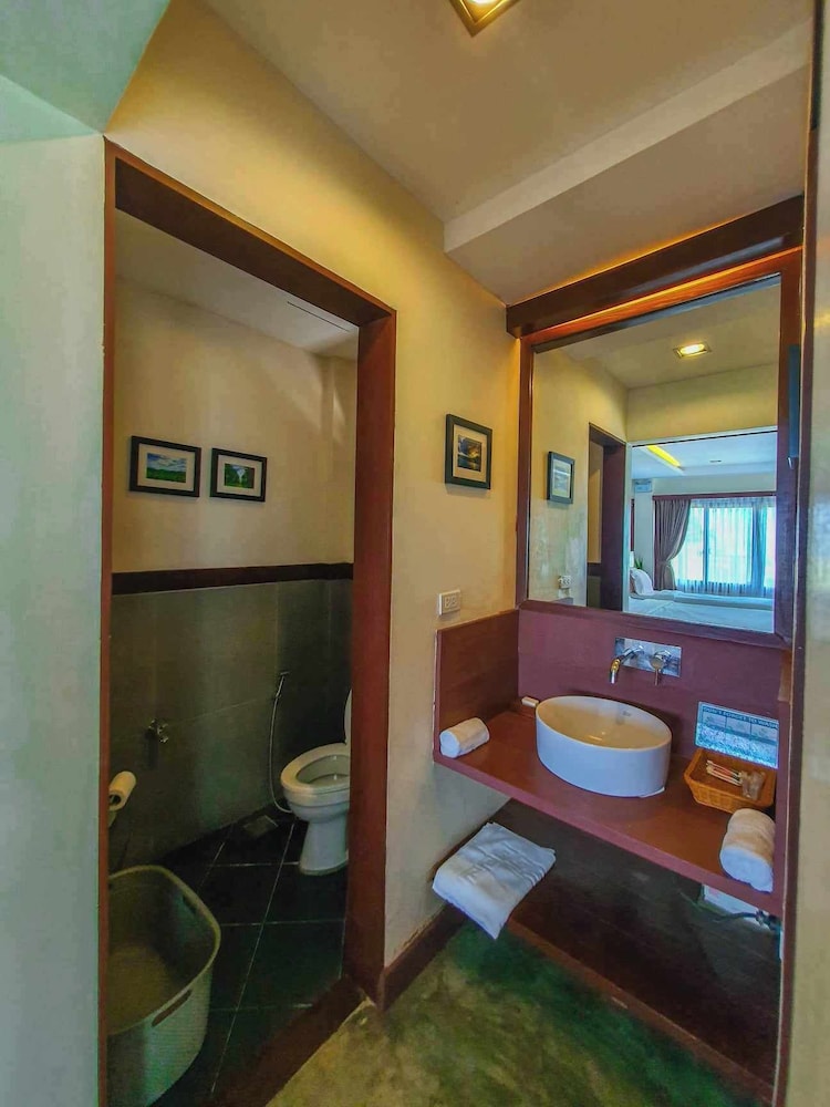 Retreat Siargao Resort 48/49