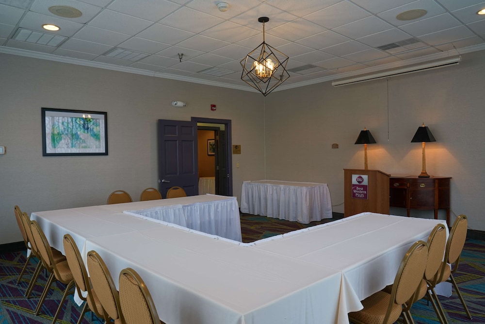 Best Western Plus Morristown Conference Center 24/45