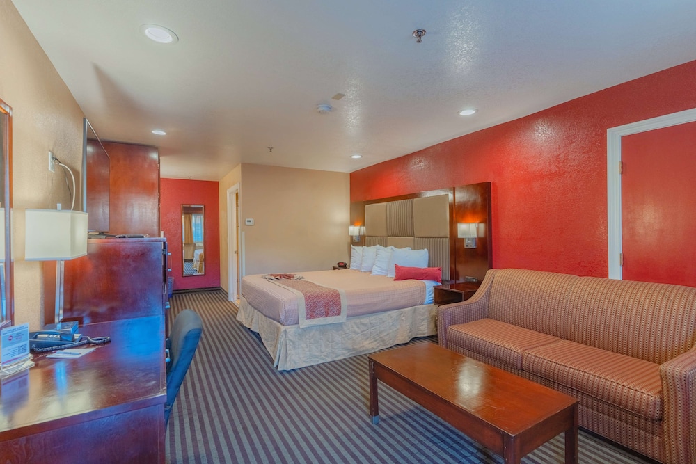 Best Western Plus Yosemite Way Station Motel 32/44