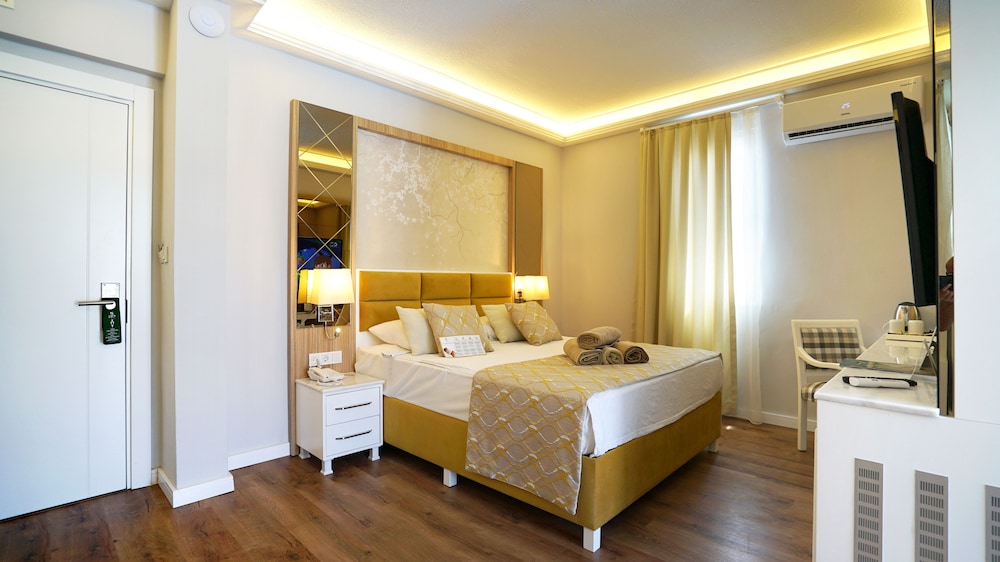 Lake, Standard, Double Bed