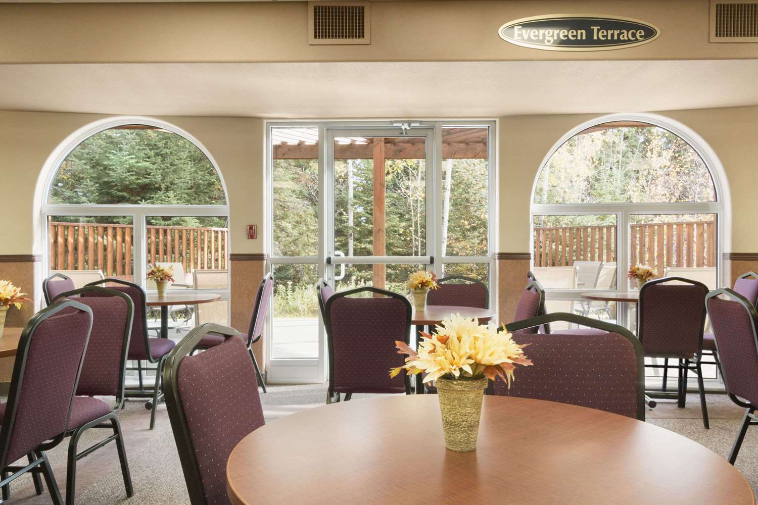 Days Inn By Wyndham Thunder Bay North 17/21