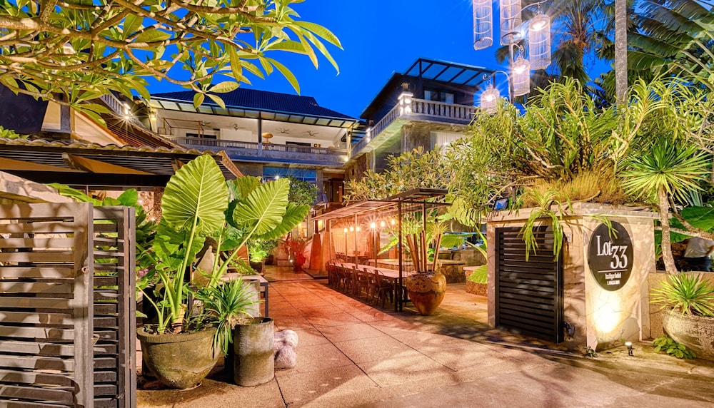 Lot 33 Boutique Hotel 39/50