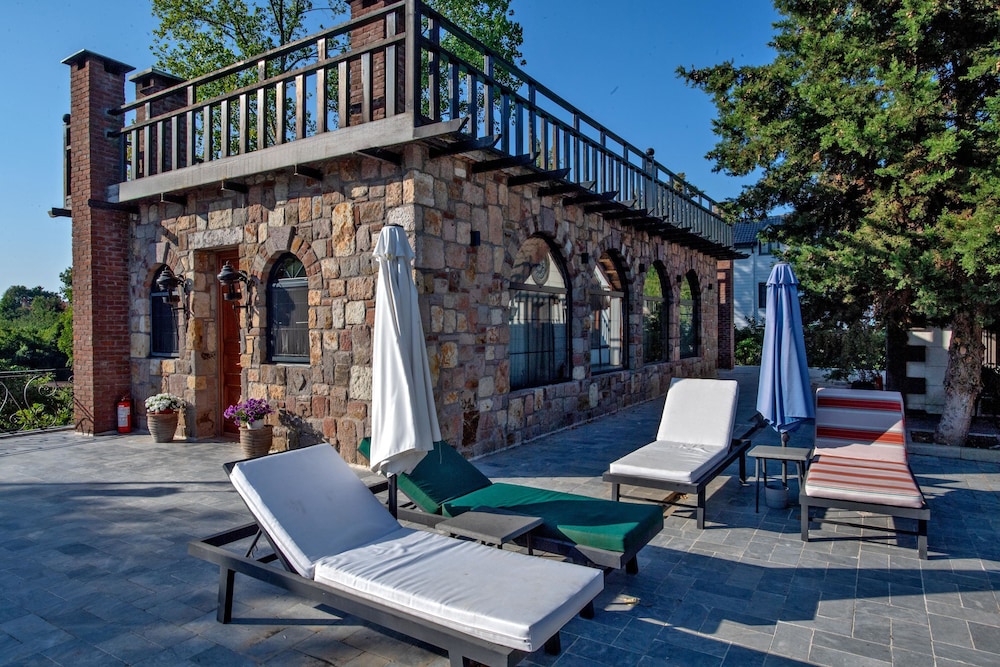 WINEPORT LODGE AGVA 54/84