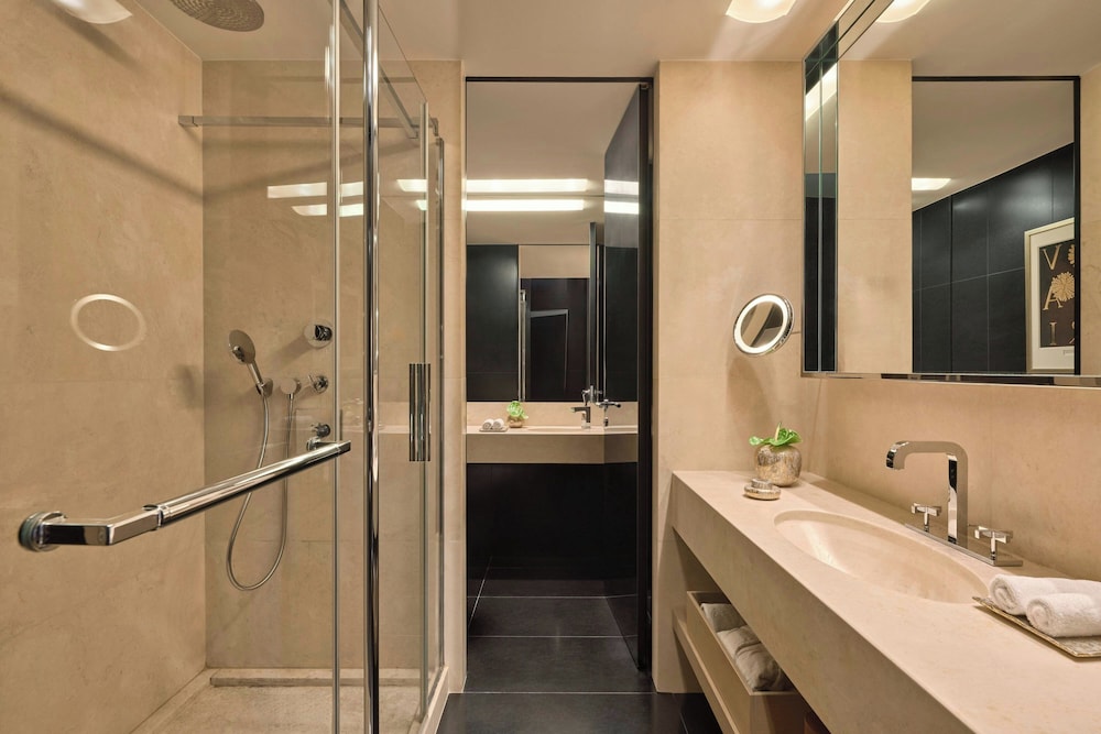 غرفة ديلوكس بسرير كينج، Bulgari Hotel Milano 8/10