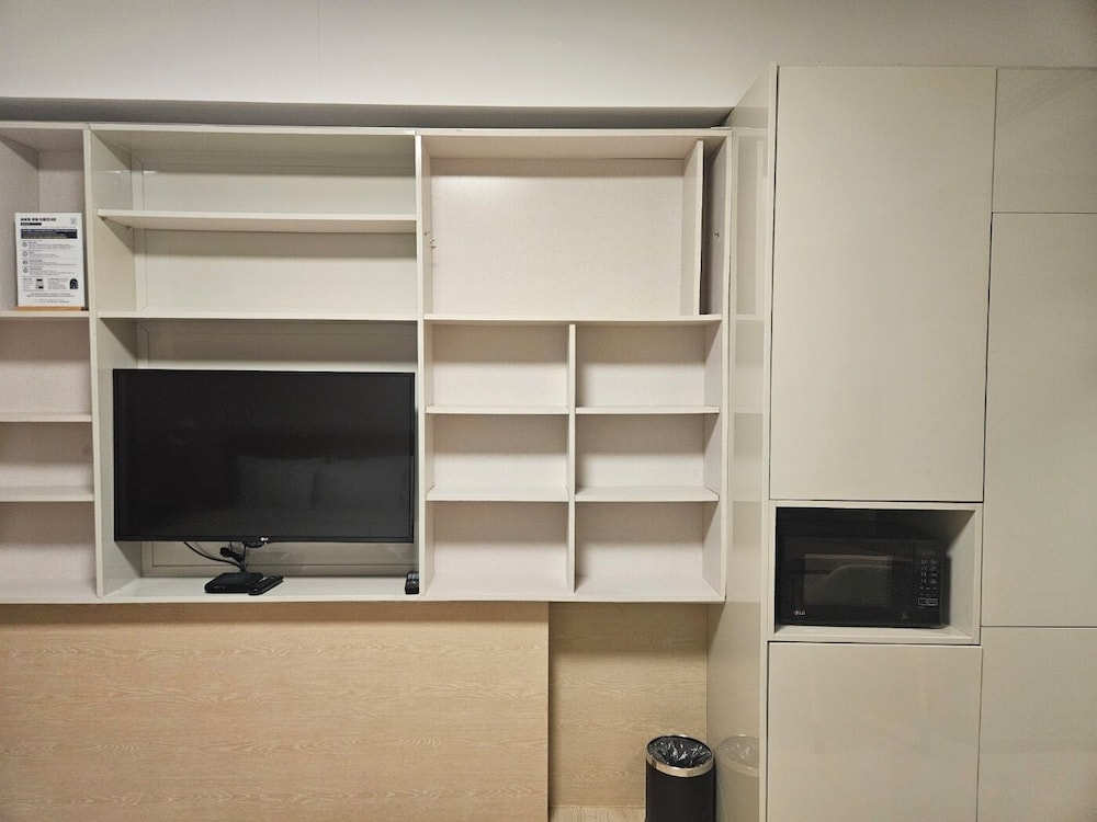 Incheon Airport Global Hotel and Suites 34/44