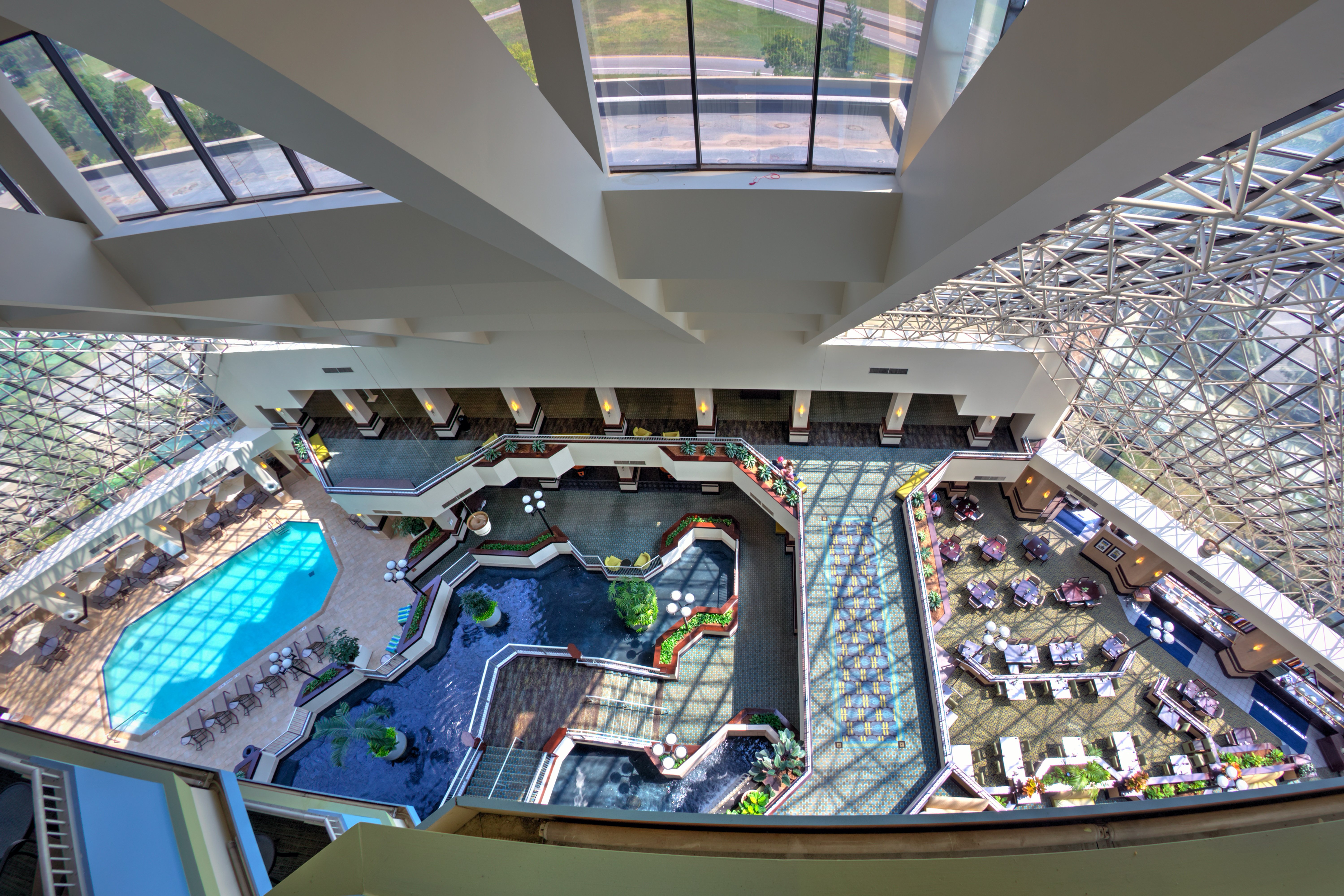 Crowne Plaza St. Louis Airport 64/71