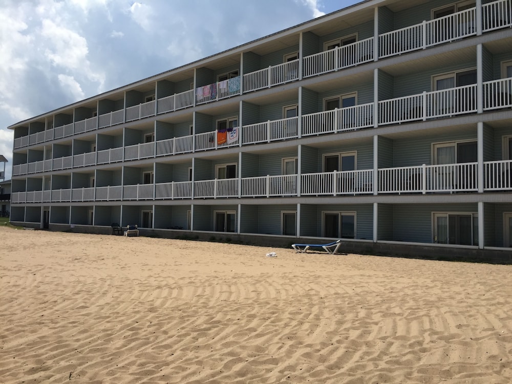 Fairview Beachfront Inn &amp; Waterpark 6/14