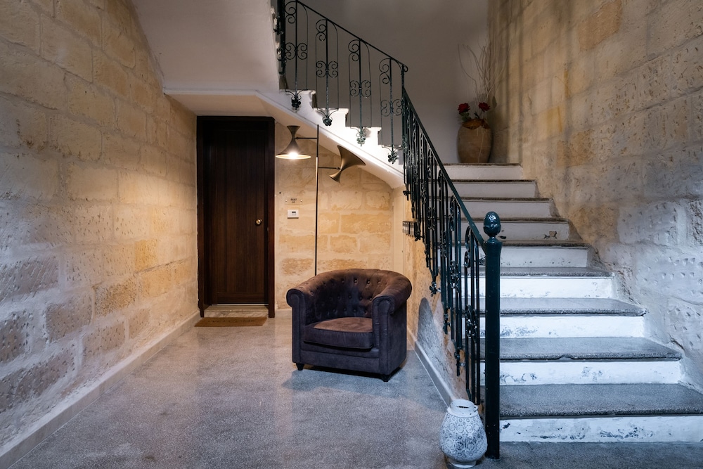 Ada Suites 39/62