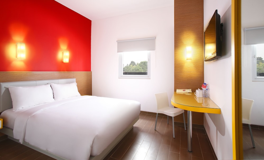 Smart, Queen Bed