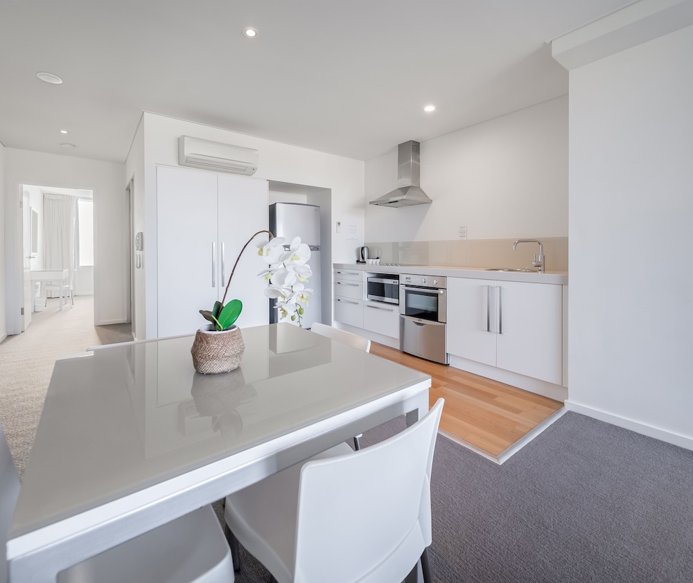 Oaks Nelson Bay Lure Suites 60/62