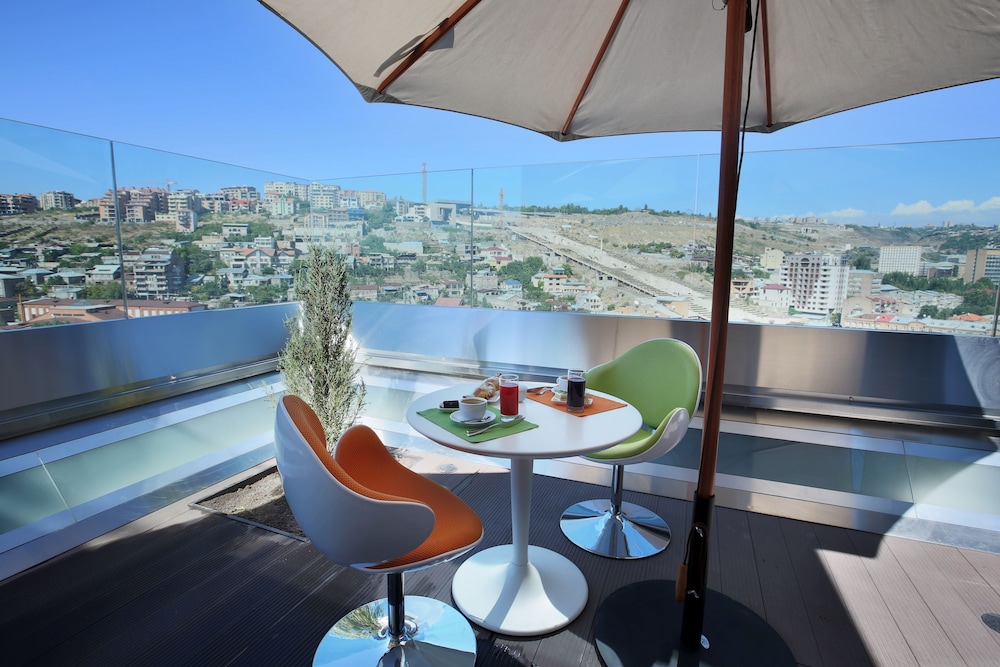 Opera Suite Hotel 39/50