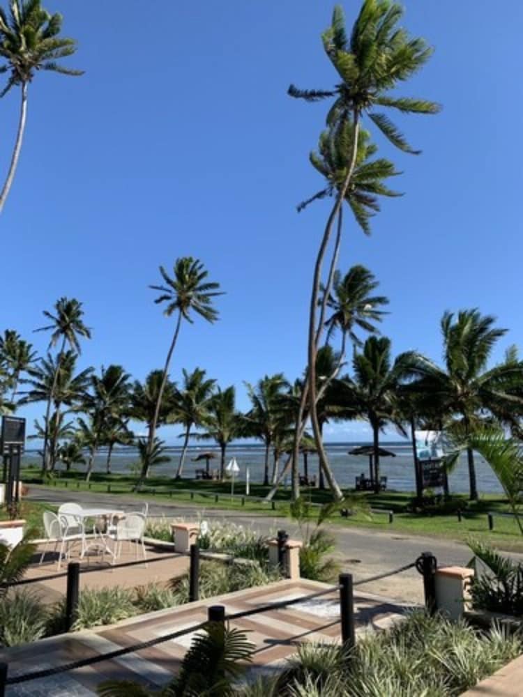 The Crows Nest Resort 75/77