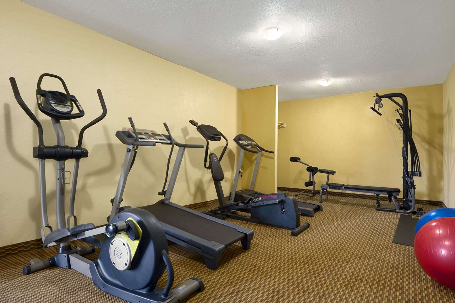 Days Inn By Wyndham Brunswick/St. Simons Area 14/19