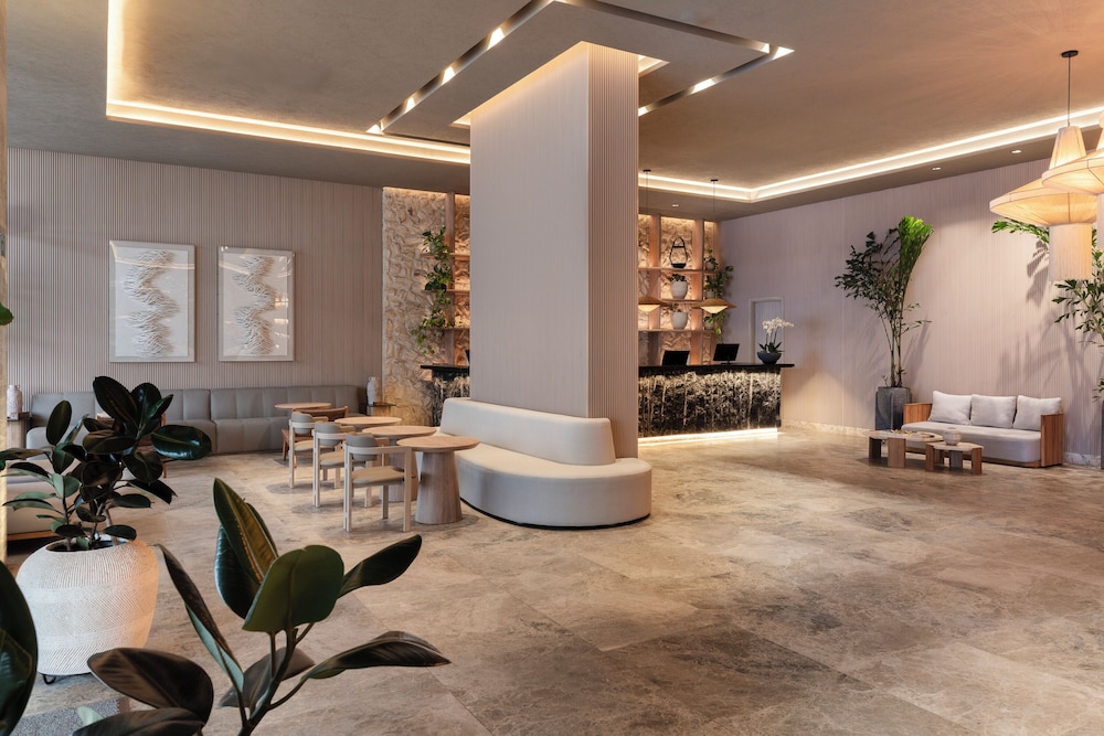 Oz Hotel Collection 32/49