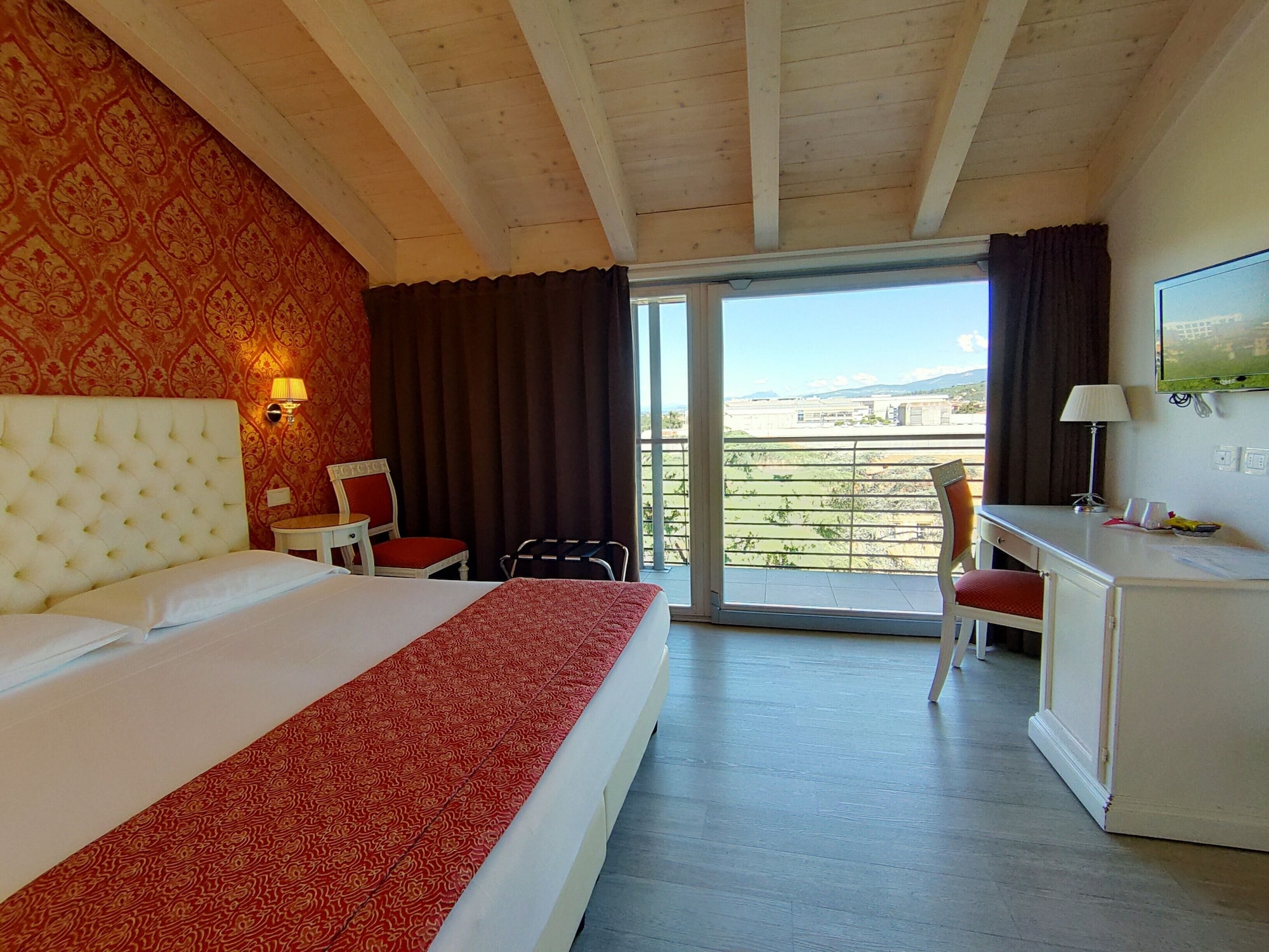 1 BEDROOM, STANDARD, DOUBLE OR TWIN BED, BALCONY
