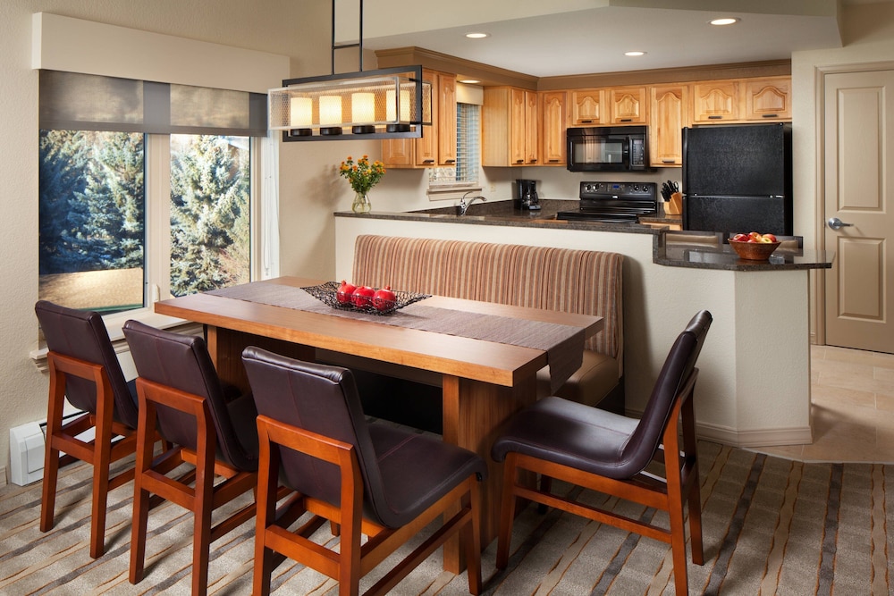 Sheraton Lakeside Terrace Villas at Mountain Vista Avon Vail Valley 16/18