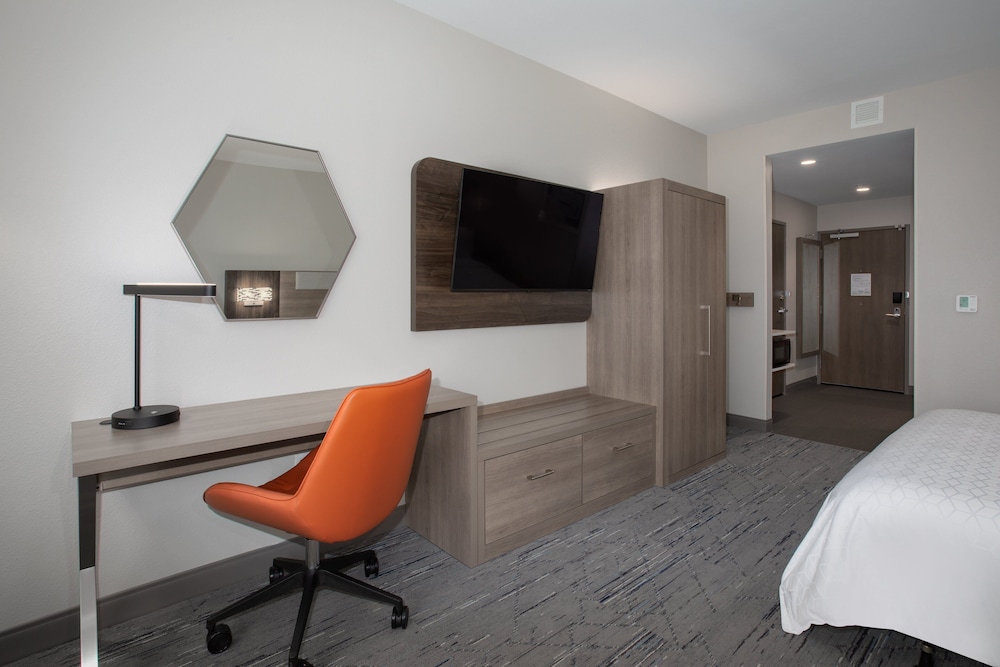 Holiday Inn Express & Suites Burley 32/37