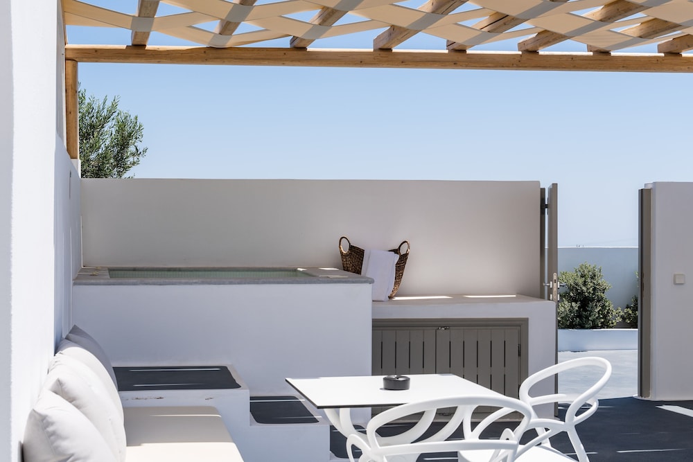 Symphony Suites Santorini 6/50
