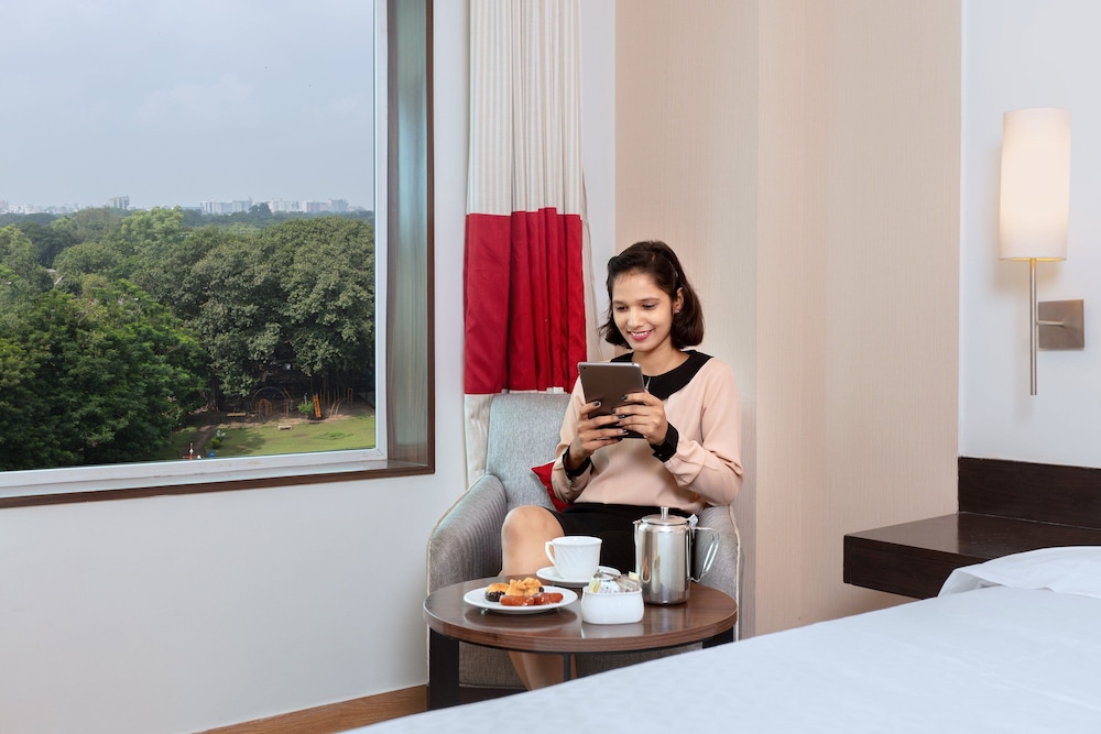 FOUR POINTS BY SHERATON VADODARA 4/22