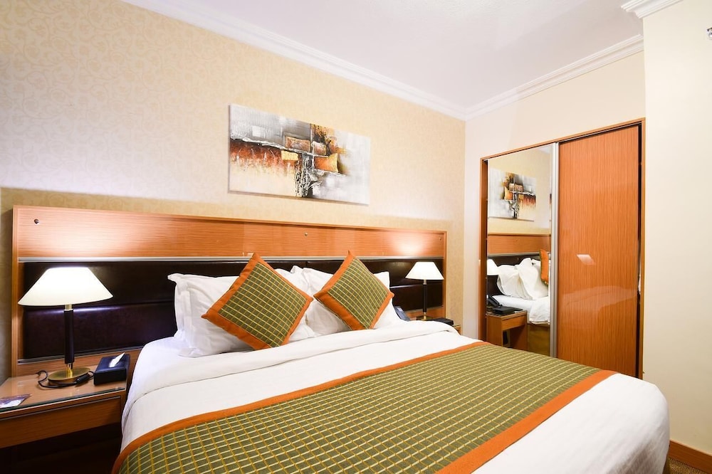 فندق نزل الشاكرين(Al Shakreen Golden Tulip (ex. Nozol Al Shakreen Hotel)) 17/54