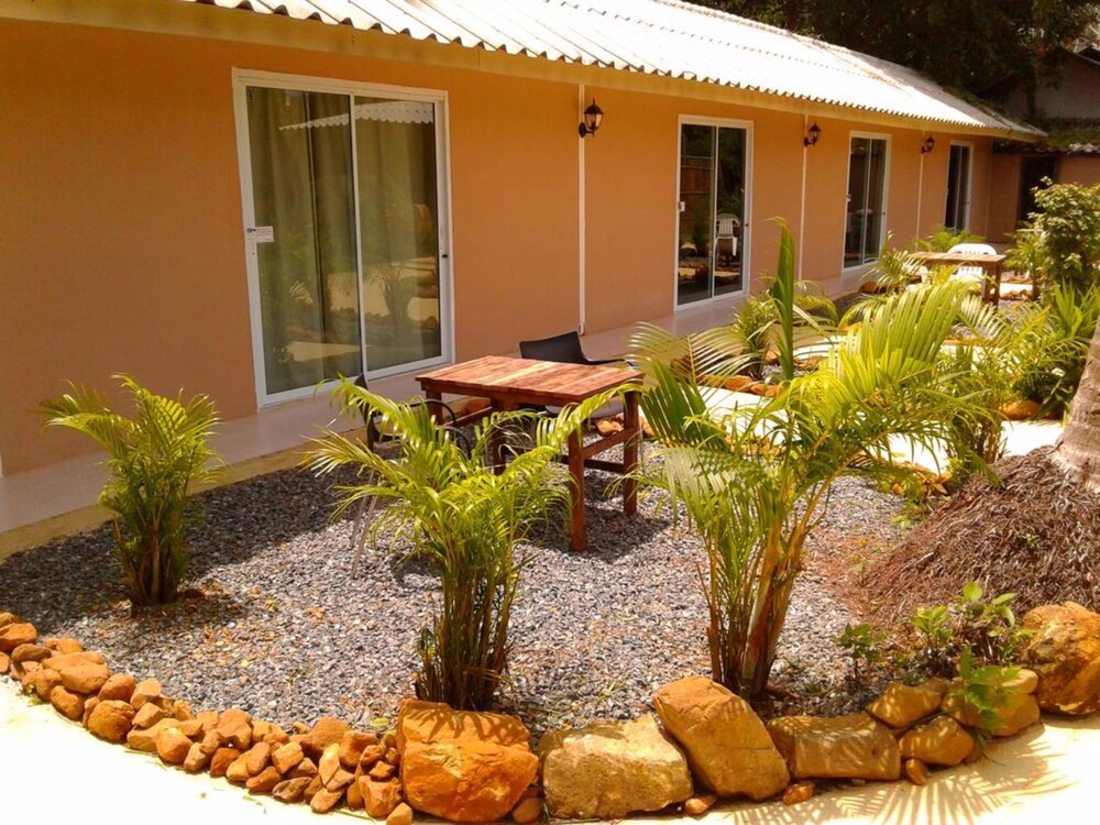 Carpe Diem Guest House 64/72