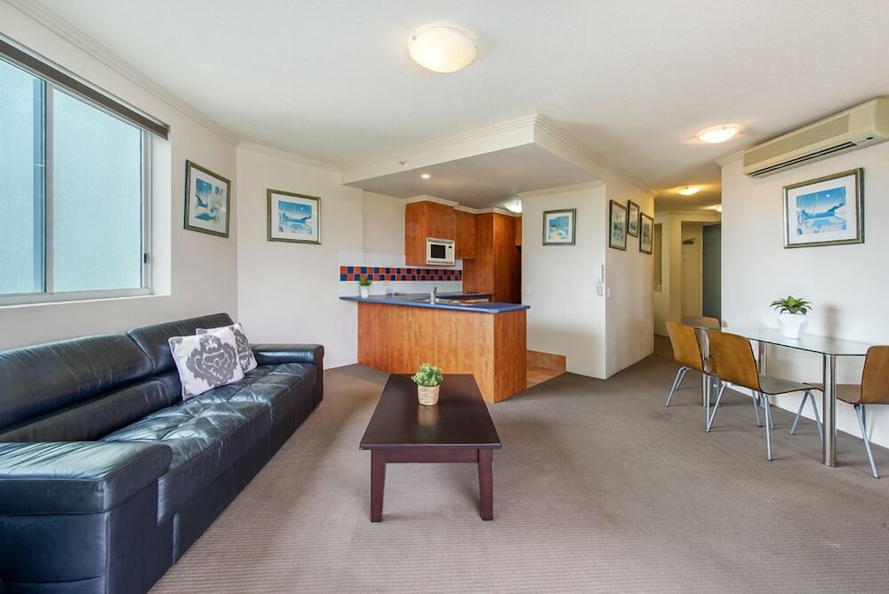 Crystal Bay On The Broadwater 56/79
