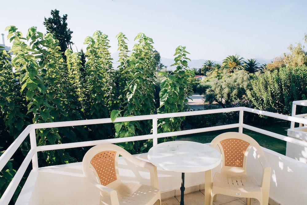 Tzaki Hotel 29/42