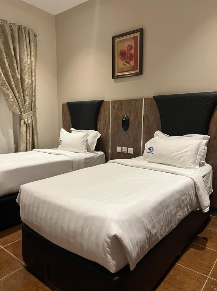 GOLDEN MARINA RESORT 5/50