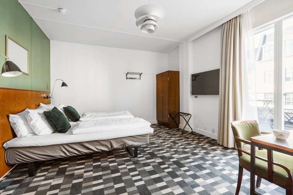 FAMILY, KING BED, BALCONY