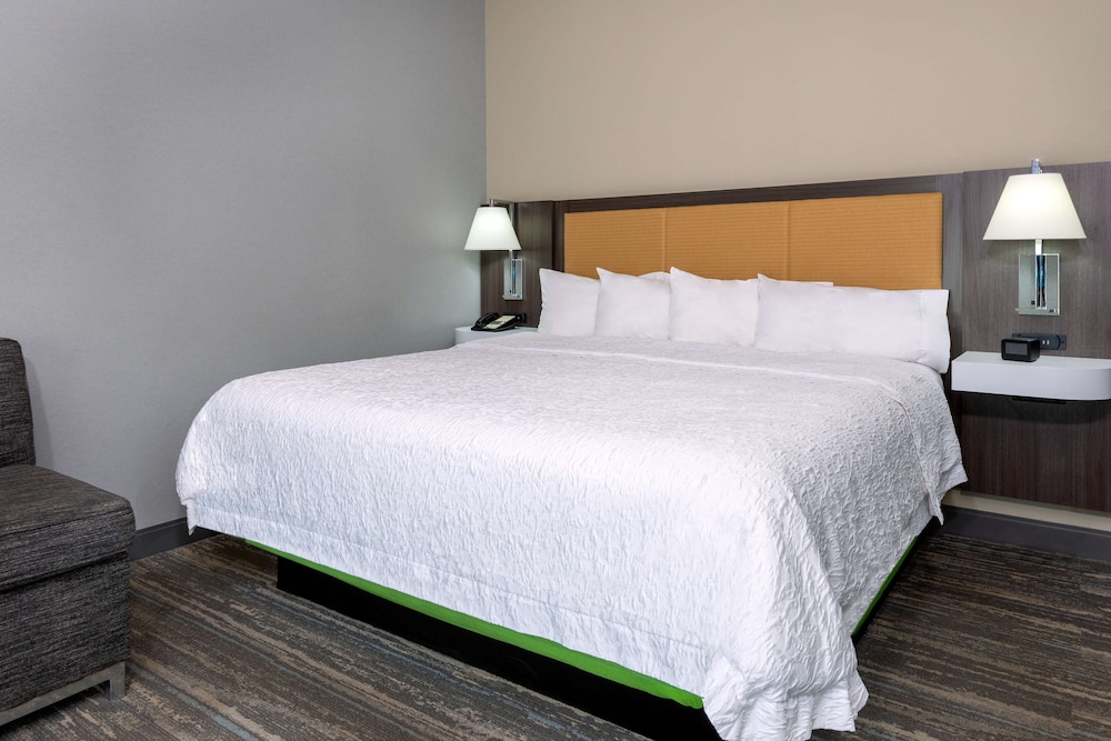 Hampton Inn Suites Tallahassee Capital University Fl 23/62