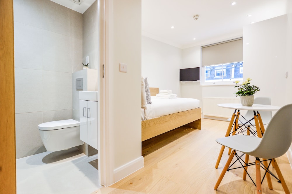 Queensborough Terrace Serviced Apartments 44/50
