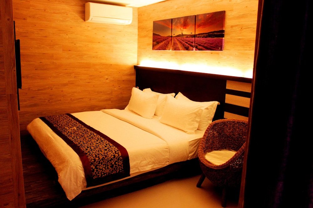 Hotel Time Nilai 26/61