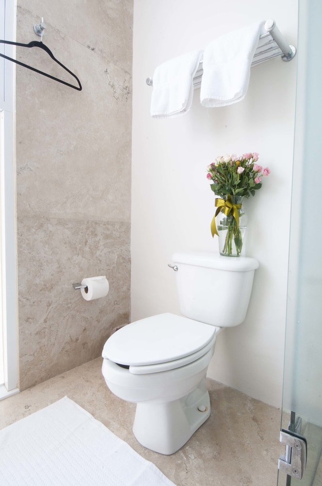 Lombardo Suites 47/50