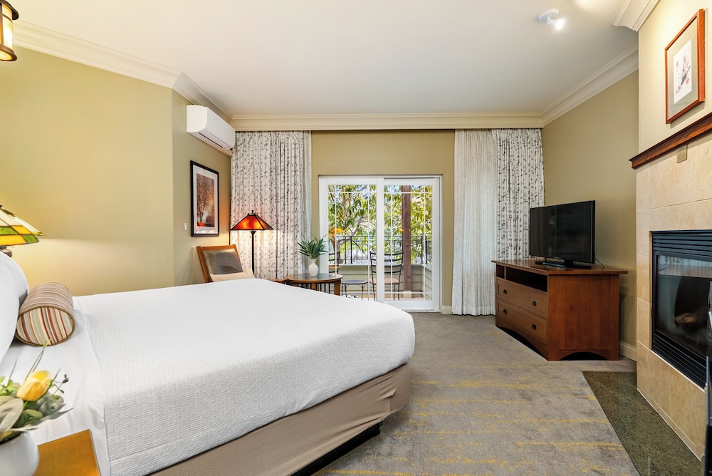 Avila Village Inn 30/65