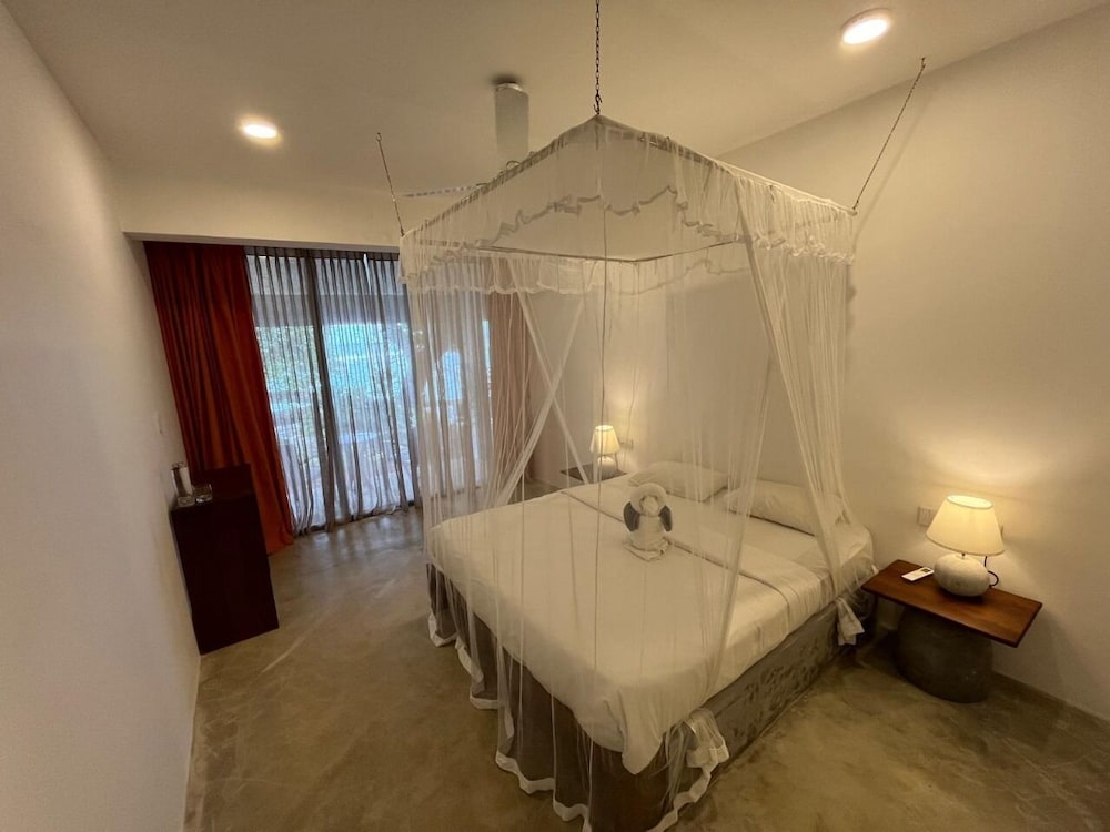 SUPERIOR, KING BED, OCEAN VIEW, GROUND FLOOR