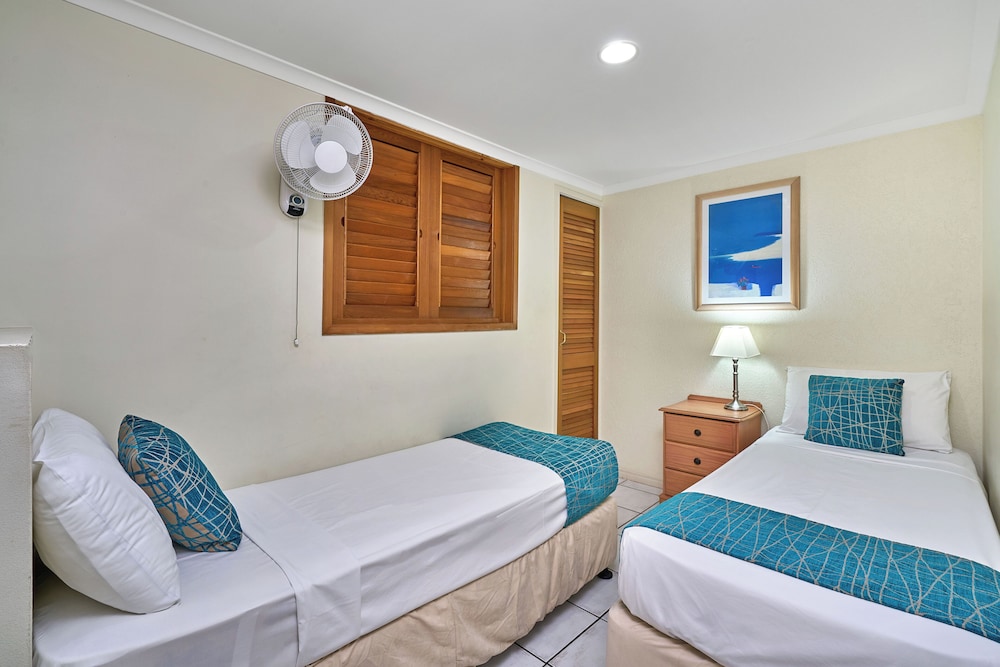 Trinity Beach Club Holiday Apartments 10/27