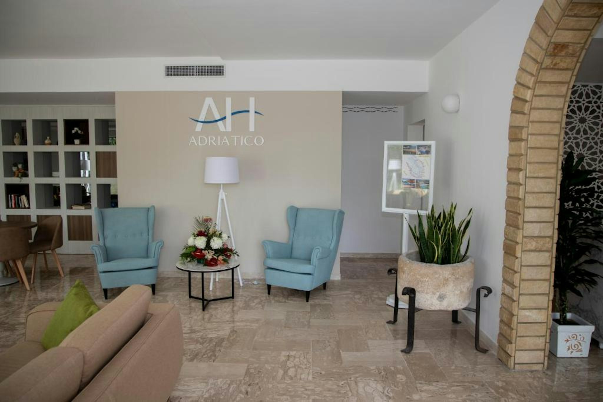 Hotel Adriatico 18/25