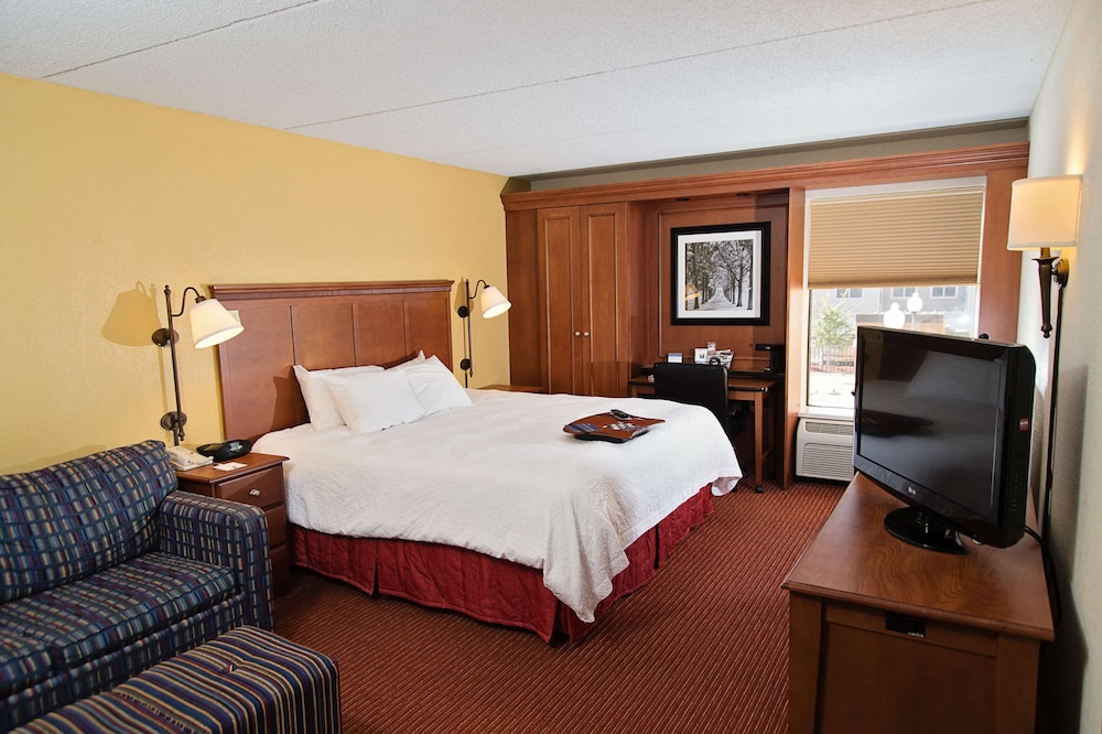 Hampton Inn Louisville-Airport 9/56