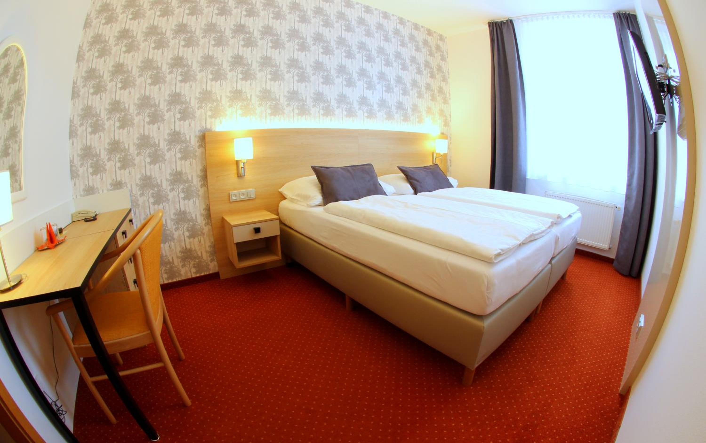 Flora Hotel 18/60