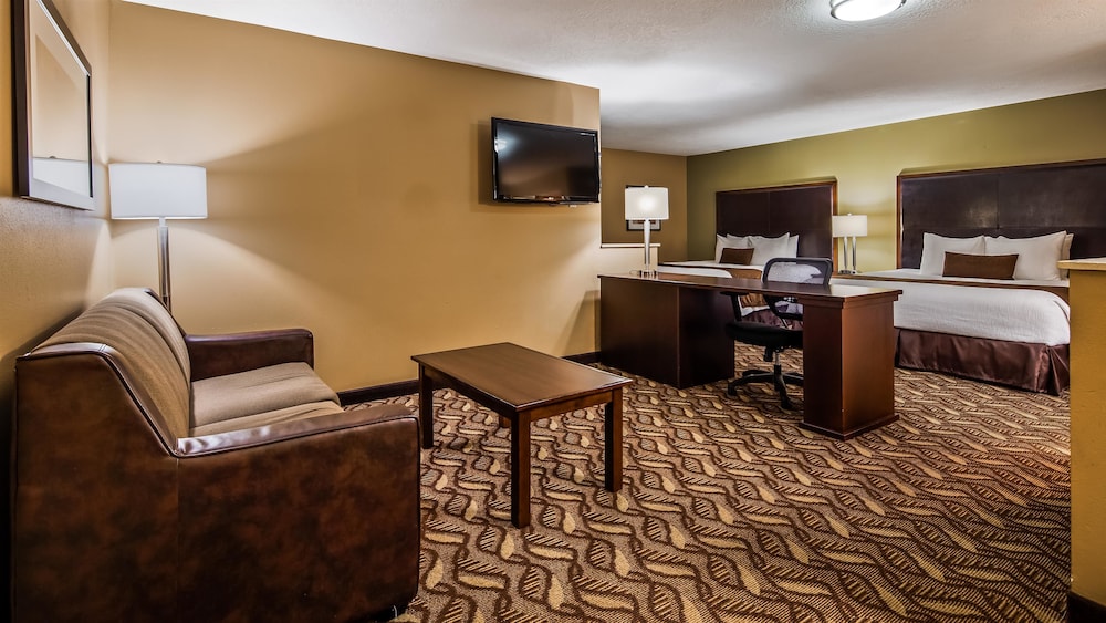 Best Western Plus Grand Manor Inn 26/43