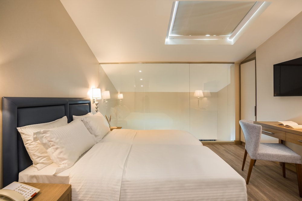 Maisonette, Superior, Queen and Twin Beds, Sea View