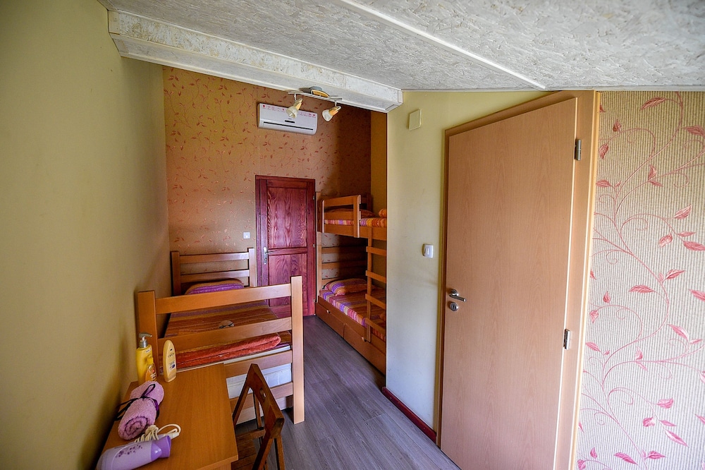 San Art Floating Hostel&Apartments 8/28