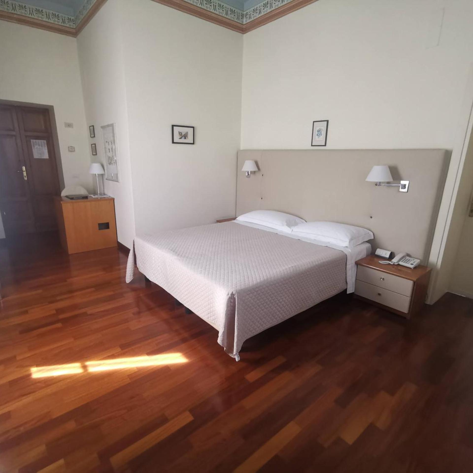 Room, Double or Twin Bed
