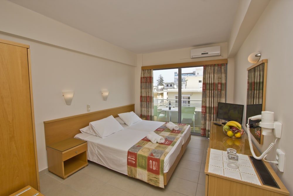 Nafsika Hotel 13/39